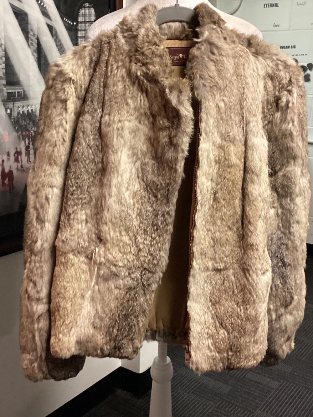 Sergio. Valence. Fur coat vintage Hong Kong medium